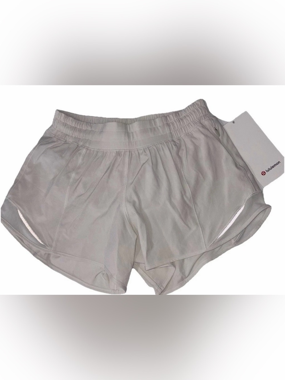 NWT LULULEMON SIZE 4 HOTTY HOT LOW RISE 4” LENGTH SHORT AUTHENTIC BONE/BEIGE